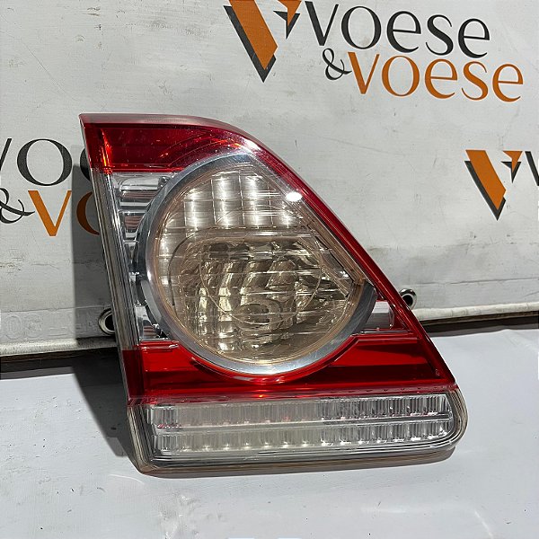 LANTERNA TAMPA TRASEIRA ESQUERDA TOYOTA COROLLA XEI 2014 ORIGINAL CODIGO TOYOTA 8158002380