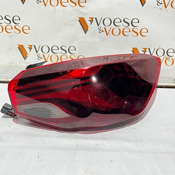 LANTERNA TRASEIRA DIREITA CHEVROLET ONIX PLUS LT 2021 ORIGINAL CODIGO GM 26337495 ( MODELO SEM LED E POSSUI AVARIAS )