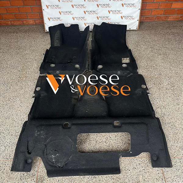 CARPETE ASSOALHO FIAT TORO 2023 COR PRETO ( POSSUI DETALHE NO NUMERO DO CHASSI )