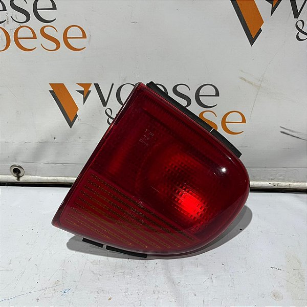 LANTERNA TAMPA TRASEIRA ESQUERDA FORD ESCORT 1997 - 2002 ORIGINAL FORD 93AG15K258