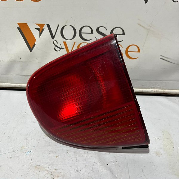 LANTERNA TAMPA TRASEIRA DIREITA FORD ESCORT 1997 - 2002 ORIGINAL FORD 93AG15K258