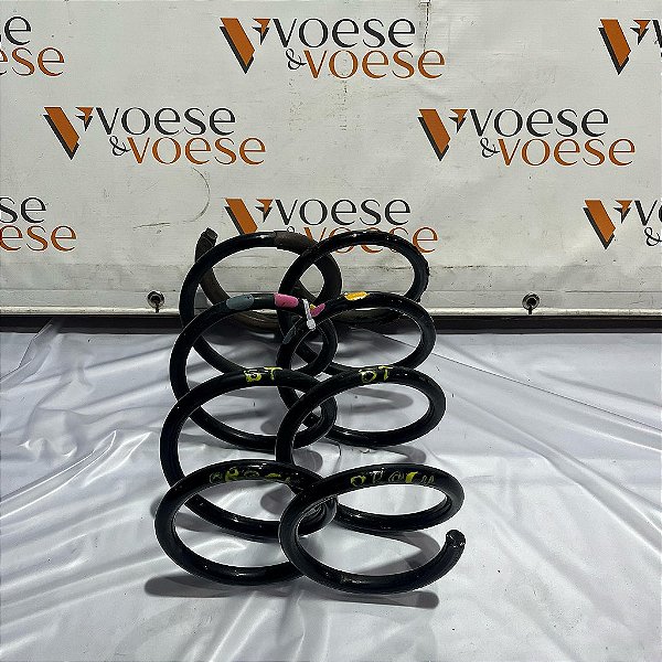 MOLAS DIANTEIRA RENAULT OROCH 2020