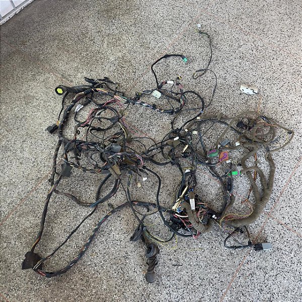 CHICOTE CENTRAL INTERNO FIAT SIENA ELX TETRAFUEL 1.4 2010 CODIGO FIAT 51840863