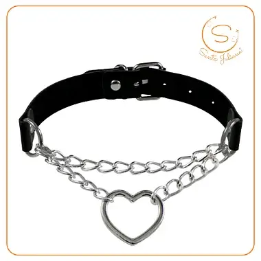Coleira Gargantilha Enforcadora Choker Com Tiras de Metal E Pingente De Coração