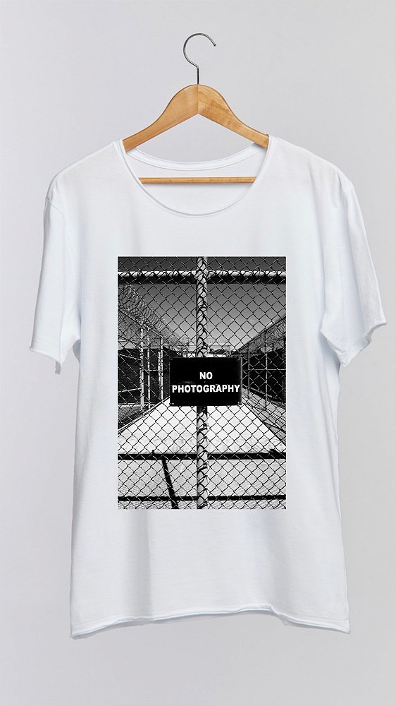 Camiseta NO PHOTOGRAPHY - 100% algodão corte a fio branca