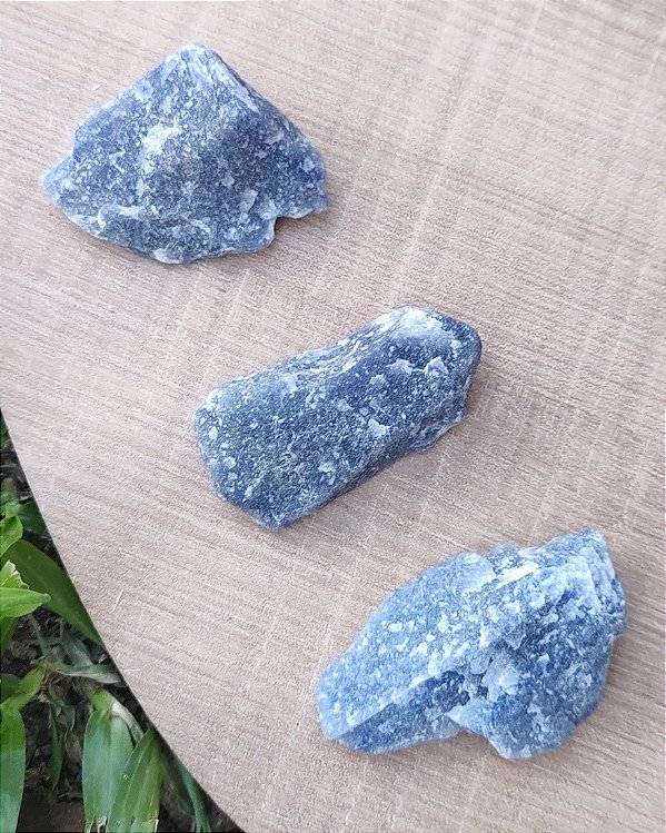 Pedra Bruta Quartzo Azul - Comunicação e serenidade