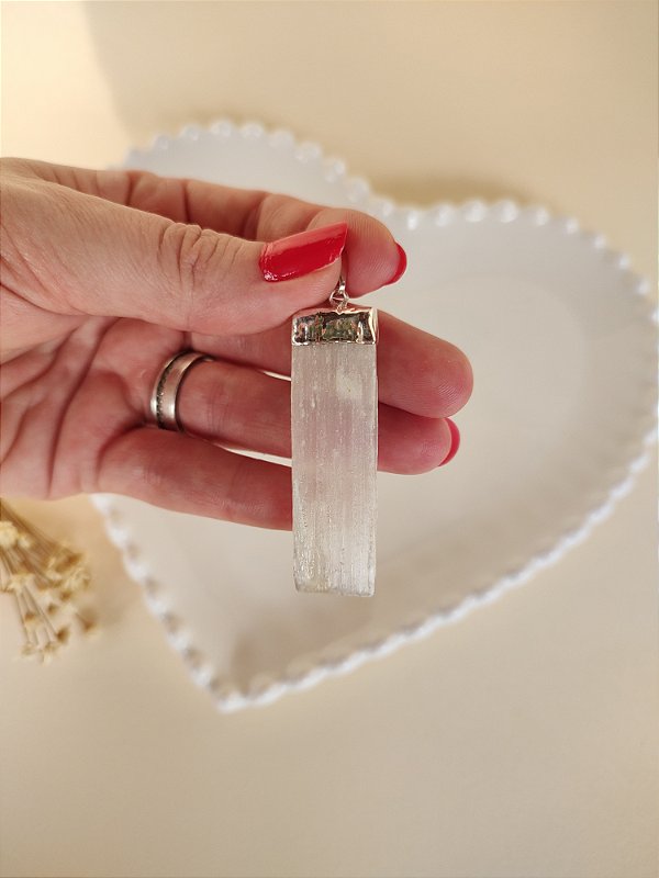 Pingente Pedra Bruta Selenita - Limpeza e purificação