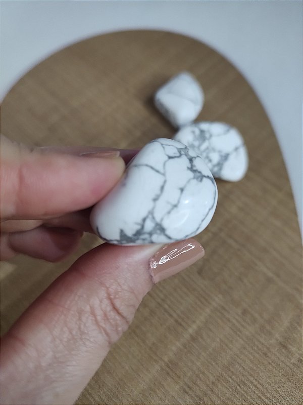 Pedra Rolada Howlita Branca - Acalma a mente e insônia