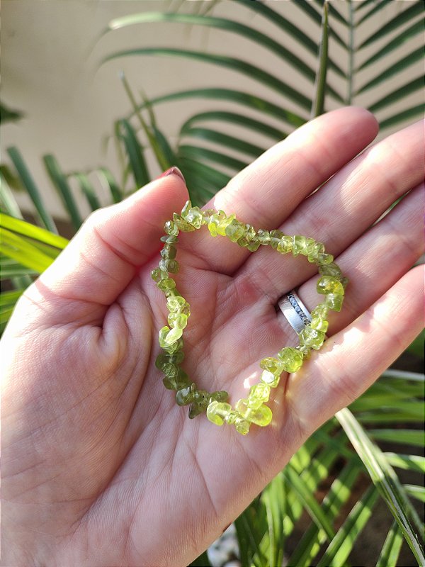Pulseira Mini Cascalho Peridoto - Desapego e manifestação