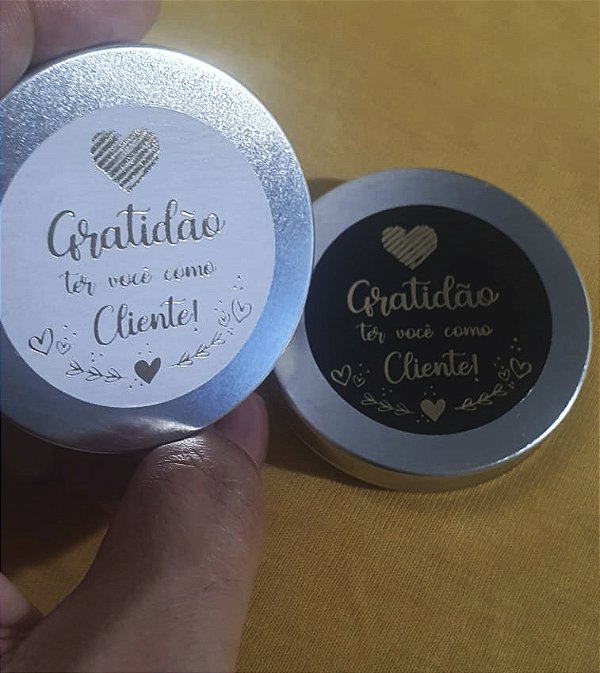 100 Velas nas latinhas ADESIVO EM HOT STAMPING ESCRITO: GRATIDÃO TER VOCÊ COMO CLIENTE ( modelo Pronta-entrega)