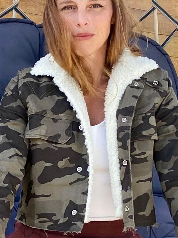 Parka cropped com carneirinho Camuflada