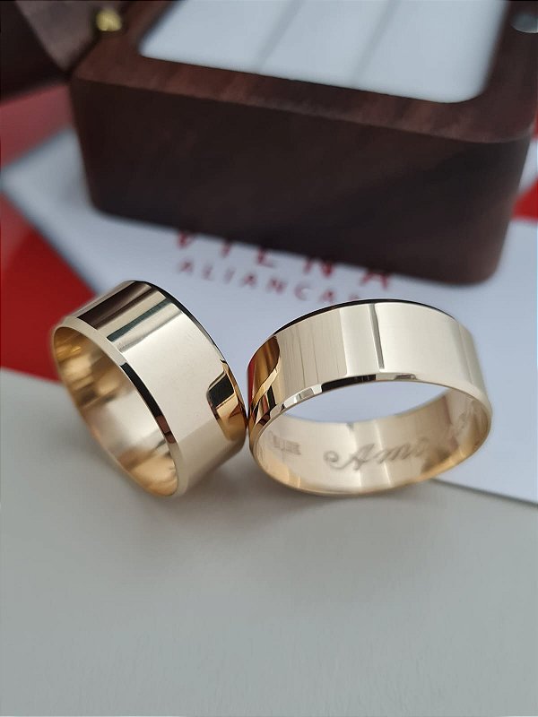 Par de Alianças Madrid Polida em Ouro18k - 8MM