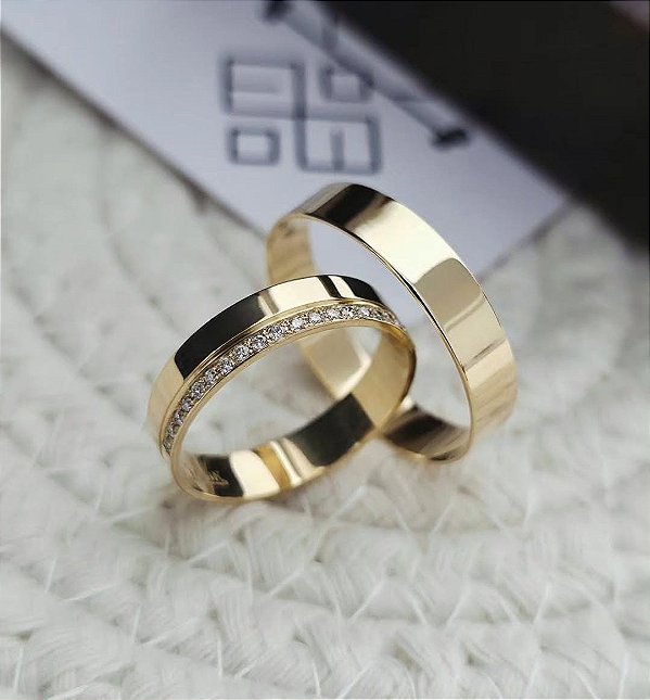 Par de Alianças Berlim com Diamantes em Ouro 18k - 4MM