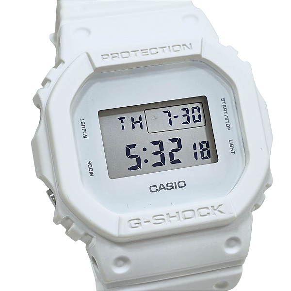 Relógio Casio Masculino G Shock Digital Monocromático Branco DW-5600WW-7DR