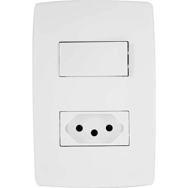 Interruptor de embutir linha Pial Plus 1 tecla simples + tomada 2 pinos + terra 615074 PIAL