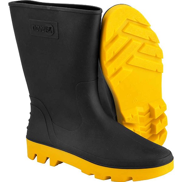 Bota de PVC preta com amarelo cano médio sem forro 41 NOVE54