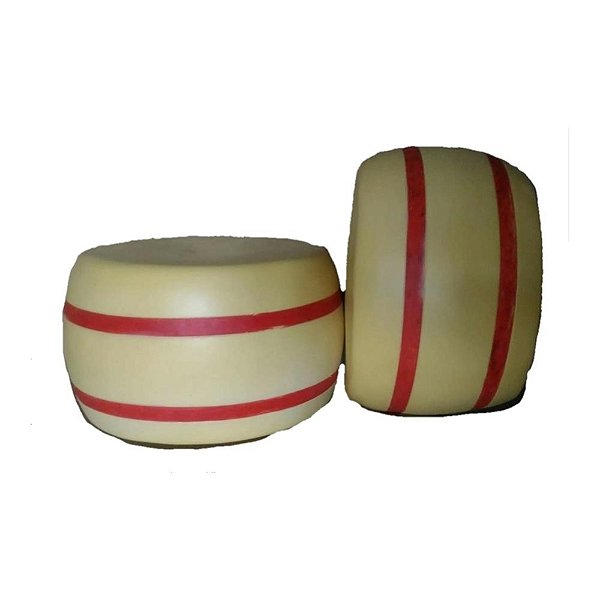 Queijo  Faixa Vermelha artificial para decoração.