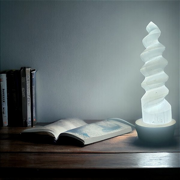 Luminária de Selenita Torre Espiral