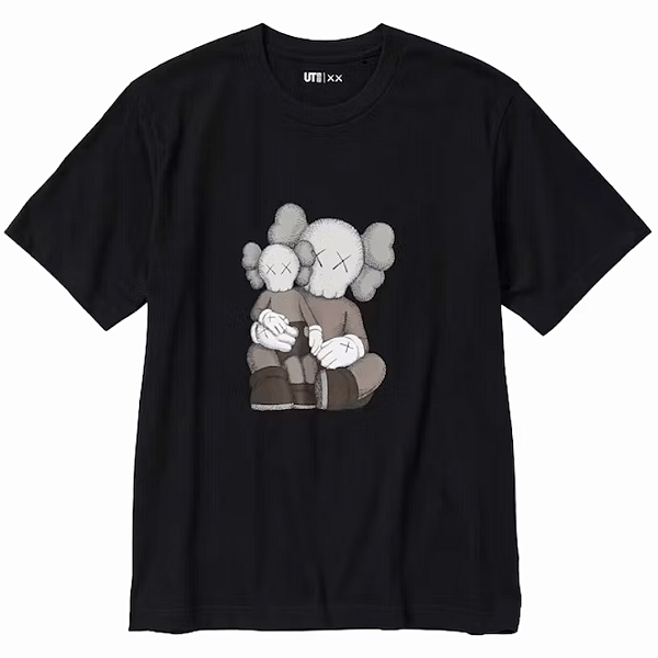 KAWS x UNIQLO - Camiseta Graphic "Preto" -NOVO-