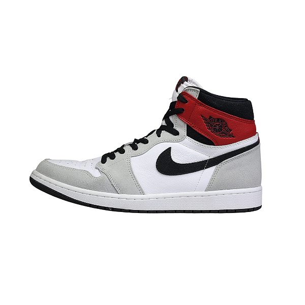 NIKE Air Jordan 1 Retro "Light Smoke Grey" USADO Pineapple Co