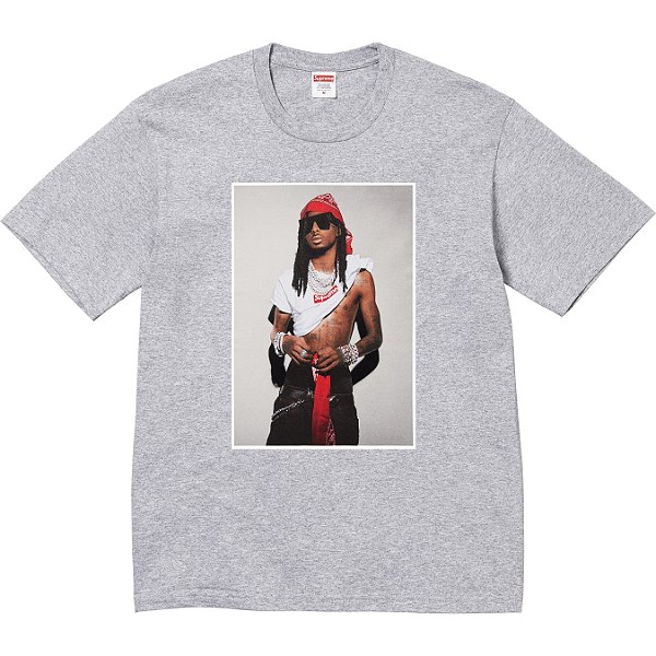 SUPREME - Camiseta Playboi Carti "Cinza" -NOVO-