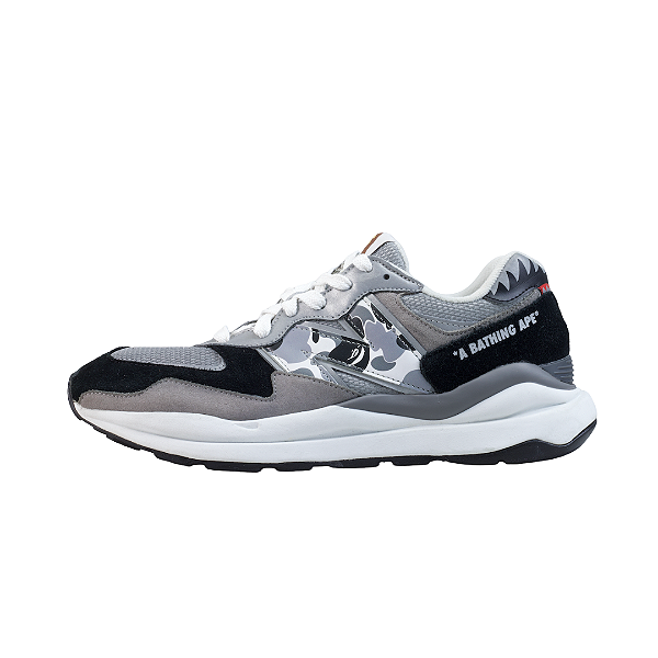 # NEW BALANCE x BAPE - 5740 "Grey" (42,5 BR / 10,5 US) -USADO-