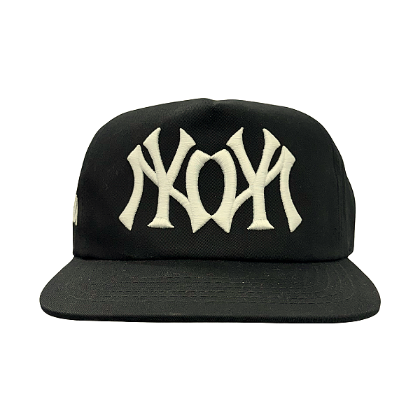 OMA DESIGN STUDIOS - Boné NY NY "Preto/Creme" -NOVO-