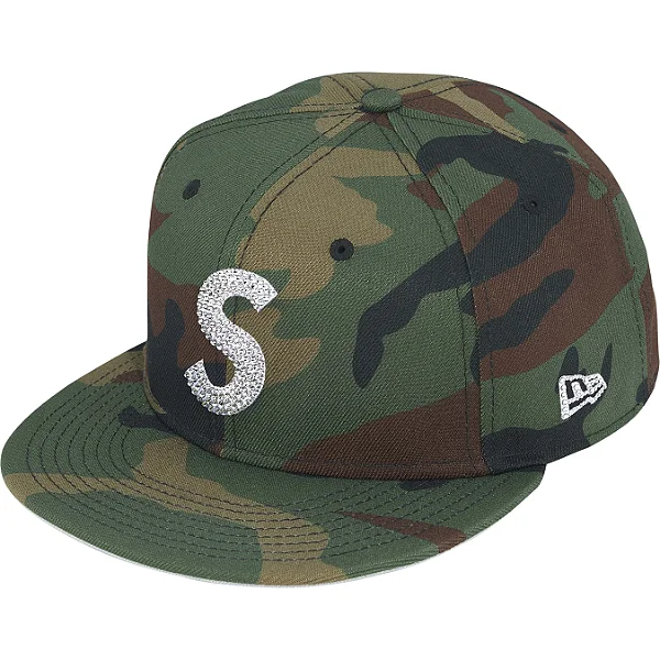 SUPREME x SWAROVSKI x NEW ERA - Boné S Logo 59Fifty Fitted "Woodland Camo" -NOVO-