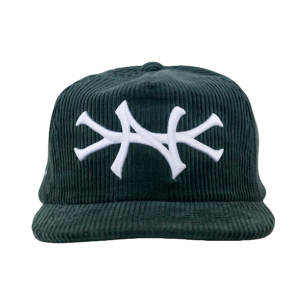 OMA DESIGN STUDIOS - Boné NY Corduroy "Verde Escuro" -NOVO-