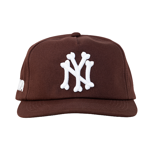 OMA DESIGN STUDIOS - Boné NY Bones "Marrom" -NOVO-