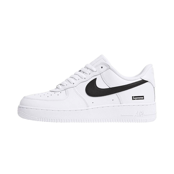 NIKE x SUPREME - Air Force 1 Low (2025) "White/Black" (37,5 BR / 6,5 US) -NOVO-