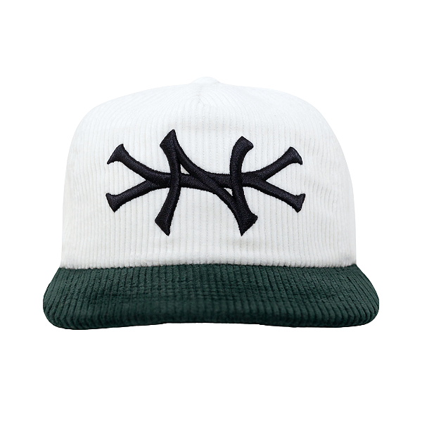 OMA DESIGN STUDIOS - Boné NY Corduroy "Creme/Verde" -NOVO-