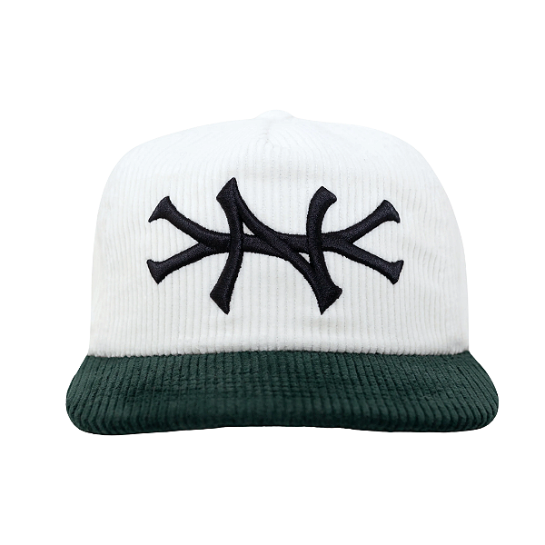 OMA DESIGN STUDIOS - Boné NY Side Corduroy "Creme/Verde" -NOVO-