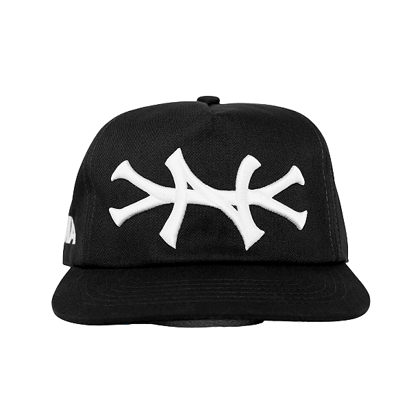 OMA DESIGN STUDIOS - Boné NY Side "Preto" -NOVO-