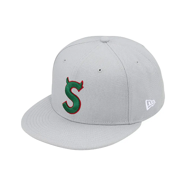 SUPREME X NEW ERA - Boné Devil S Logo 59Fifty "Cinza" -NOVO-