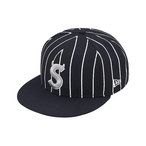 SUPREME X NEW ERA - Boné Devil S Logo 59Fifty "Stripe" -NOVO-