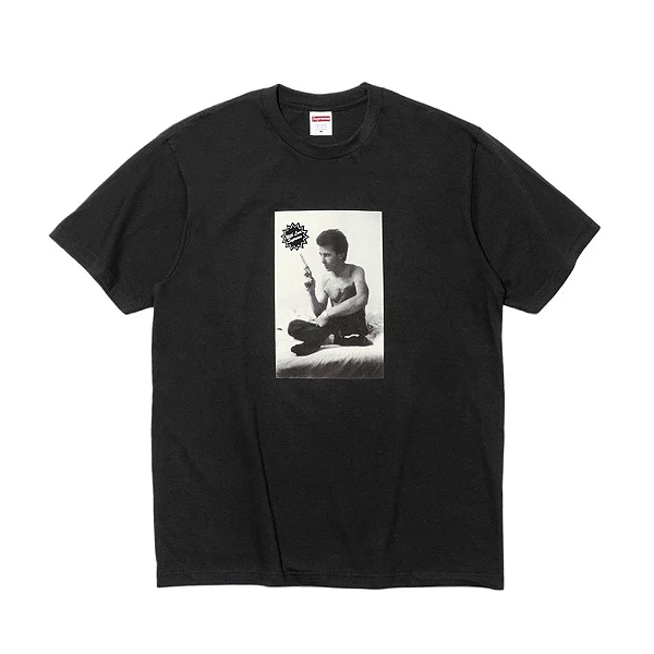 SUPREME x LARRY CLARK - Camiseta Gun FW26 "Preto" -NOVO-