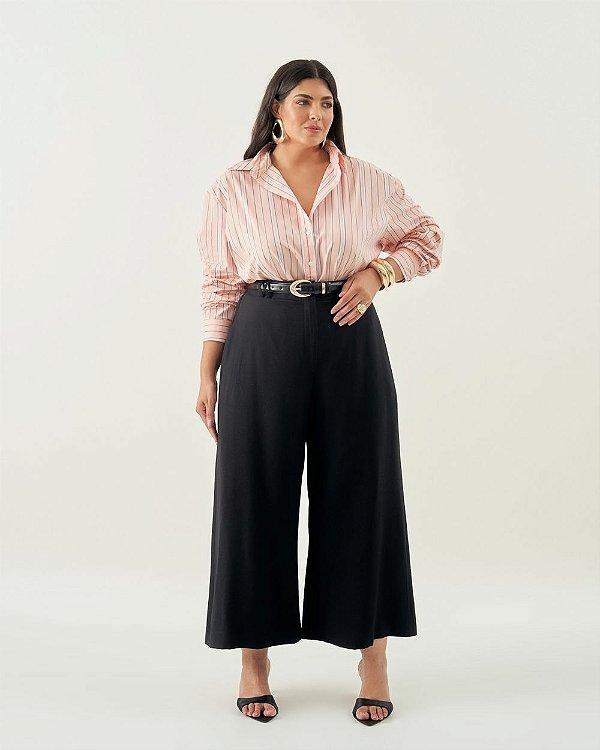 Calça Pantacourt Preta Quality Moda Plus Size Quebela Primavera