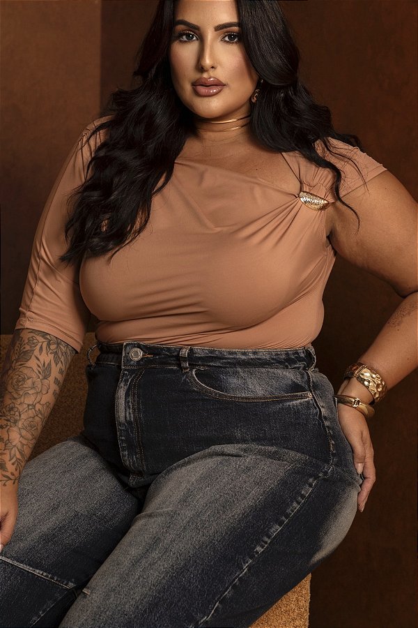 Blusa Assimétrica c/ Metal Bege Quality Moda Plus Size dvs Alto