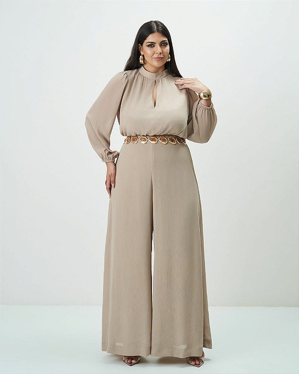 Macacão Gola Alta Bege Quality Moda Plus Size Outono qbl