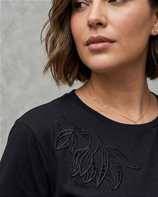 T-shirt Bordada Preta Quality Moda Plus Size dub outono loja