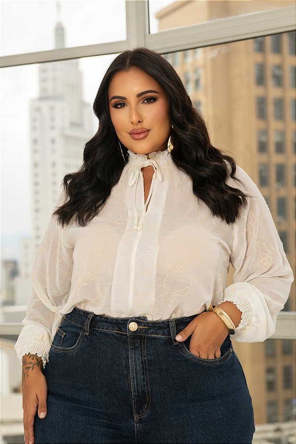 Blusa Manga Longa com Detalhe em Lastex Branca Quality Moda Plus Size dvs Outono Preview town