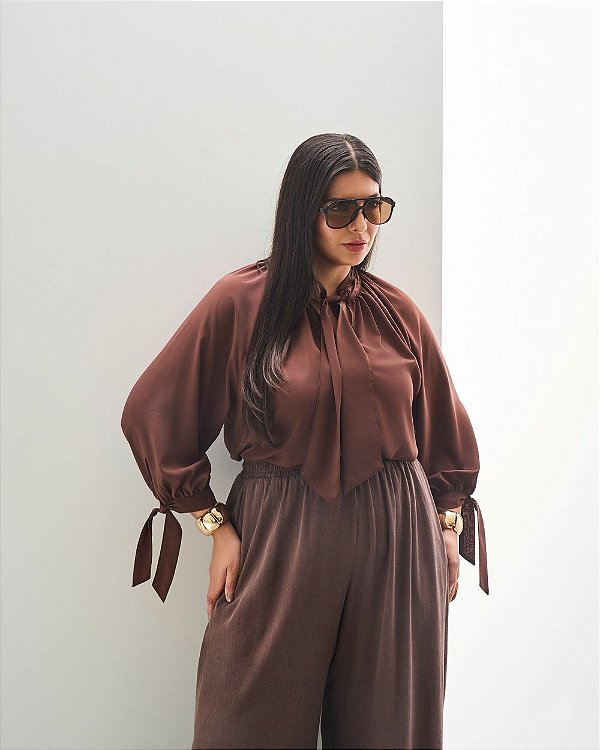 Blusa Manga Longa Franzido Gola Marrom Quality Moda Plus Size Brit Preview qbl