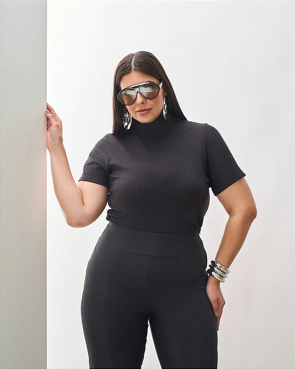 Blusa de Malha Canelada Gola Alta Preta Quality Moda Plus Size Brit Preview qbl