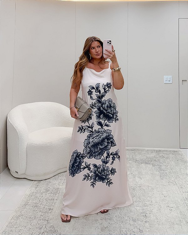 Vestido Longo com Fenda e Estampa Floral Quality Moda Plus Size dvs