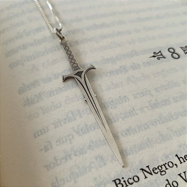 Colar de Espada Ceifadora do Vento