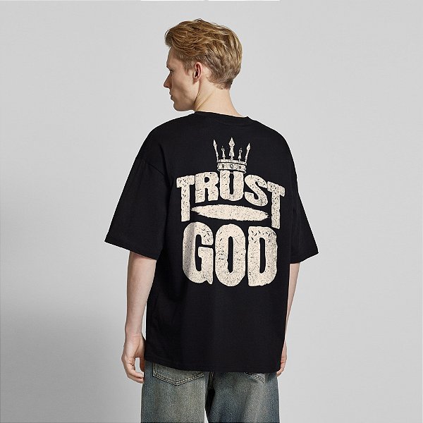 Camiseta Oversized Masculina Frases Bíblicas - Trust In God
