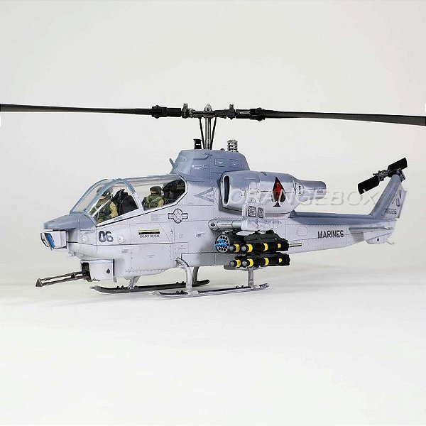 Helicóptero Bell AH-1W Whiskey Cobra (US Marine Squadron 267 2012) 1:48 Forces of Valor