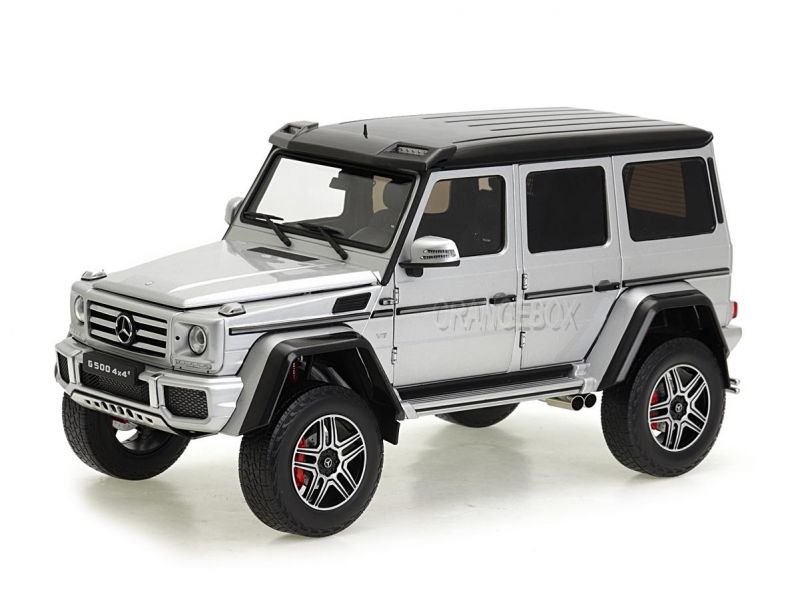 Mercedes Benz G500 4X4 1:18 Almost Real