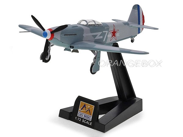 Avião Soviet Yak-3 Ist Guards Fighter Division 1945 1:72 Easy Model